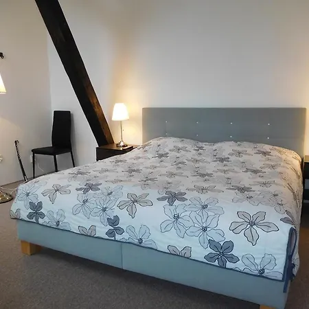 Vh - * Mělník